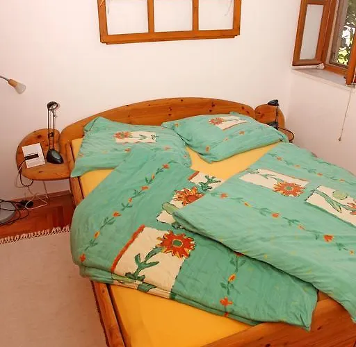 Mima Hvar *