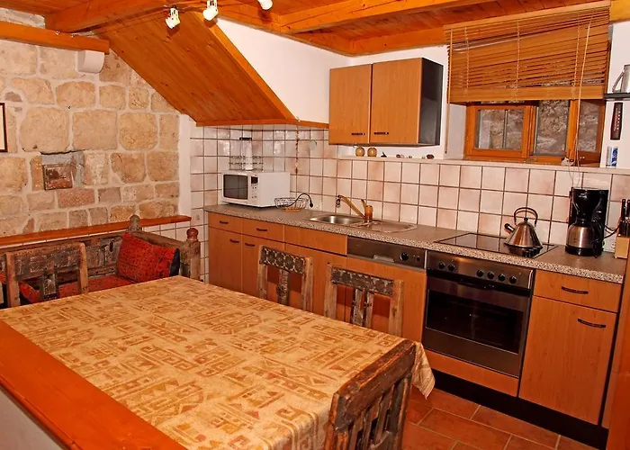 Mima Hvar *
