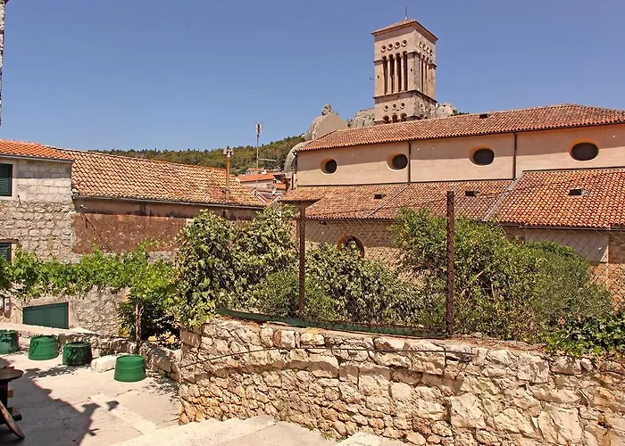 Mima Hvar